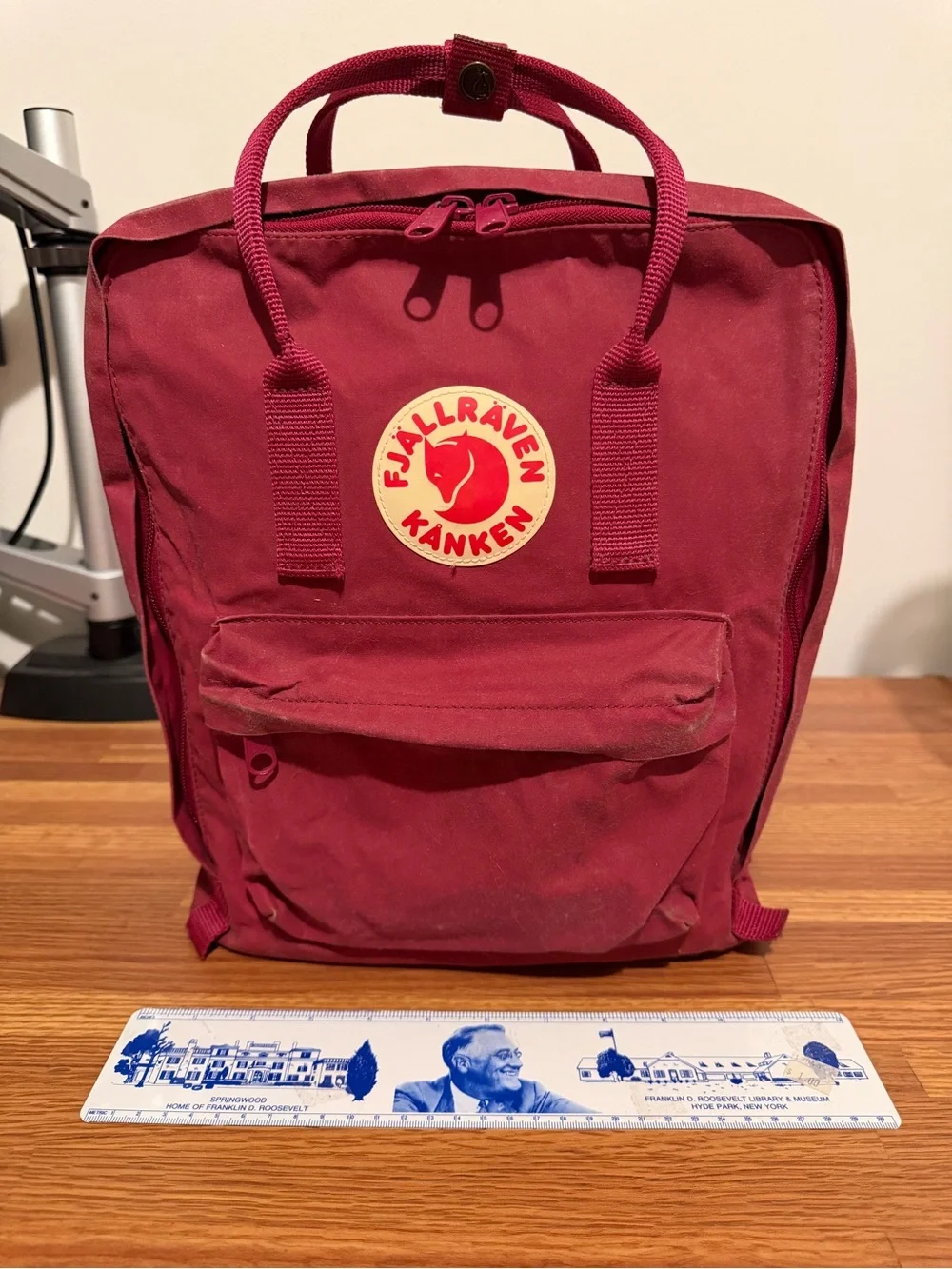 Fjallraven Kånken Backpack - Berry Red